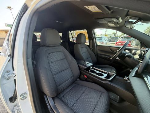 Used 2025 Chevrolet Equinox LT AWD/4WD image 37