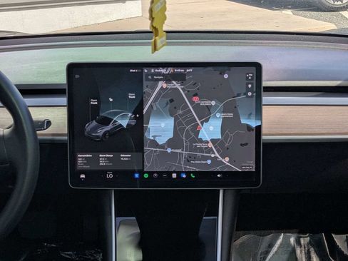 Used 2020 Tesla Model 3 Standard Range Plus RWD image 17
