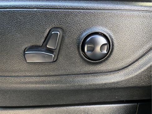 Used 2023 RAM 1500 Big Horn AWD/4WD image 18