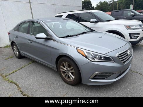 Used 2015 Hyundai Sonata SE w/ Option Group 02 FWD image 1