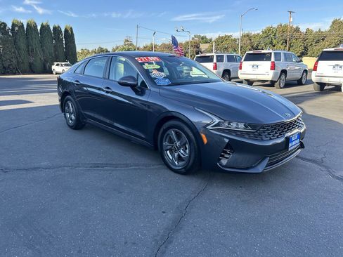 Used 2022 Kia K5 LXS image 2