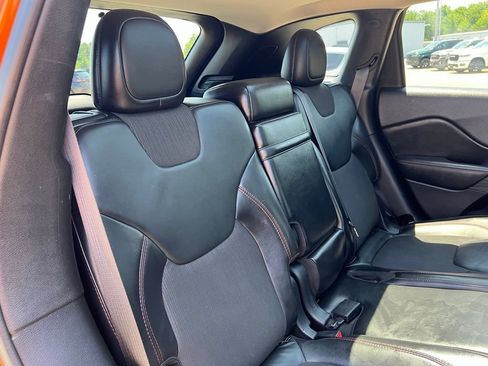 Used 2016 Jeep Cherokee Trailhawk w/ Comfort/Convenience Group AWD/4WD image 15