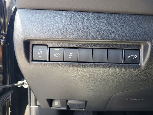 Certified 2024 Toyota Venza XLE AWD/4WD image 25