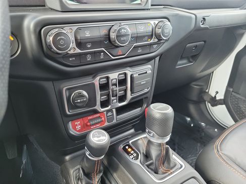 Used 2022 Jeep Gladiator Mojave w/ LED Lighting Group AWD/4WD image 20