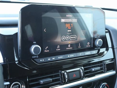 Used 2022 Nissan Pathfinder S image 30