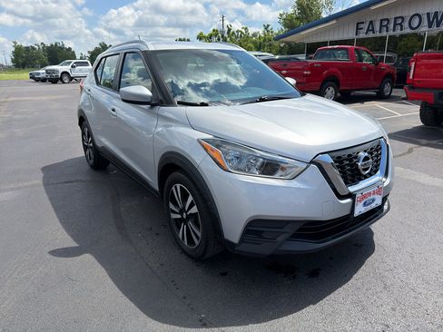 Used 2020 Nissan Kicks SV FWD image 4