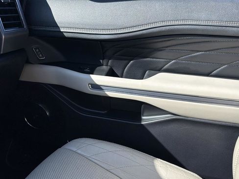 Used 2019 Ford Expedition Max Platinum image 41