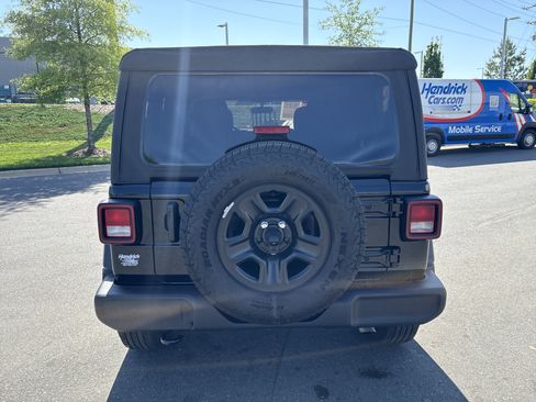 Used 2025 Jeep Wrangler Sport image 8