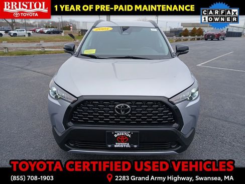 Certified 2025 Toyota Corolla Cross LE image 2