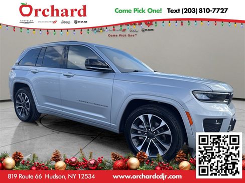 Used 2022 Jeep Grand Cherokee Overland image 2