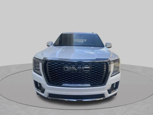 Used 2023 GMC Yukon Denali Ultimate AWD/4WD image 2