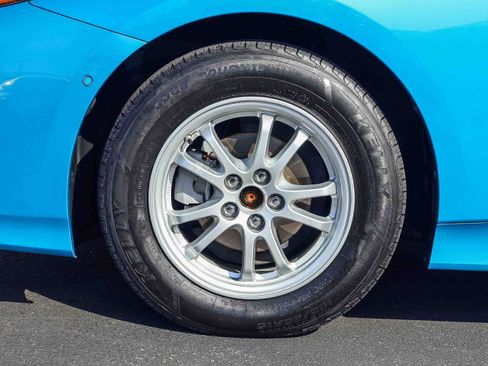 Used 2018 Toyota Prius Prime Advanced w/ Carpet Mat Package FWD image 16
