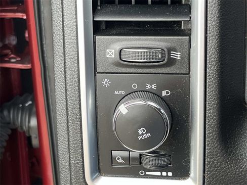 Used 2016 RAM 3500 Big Horn image 27