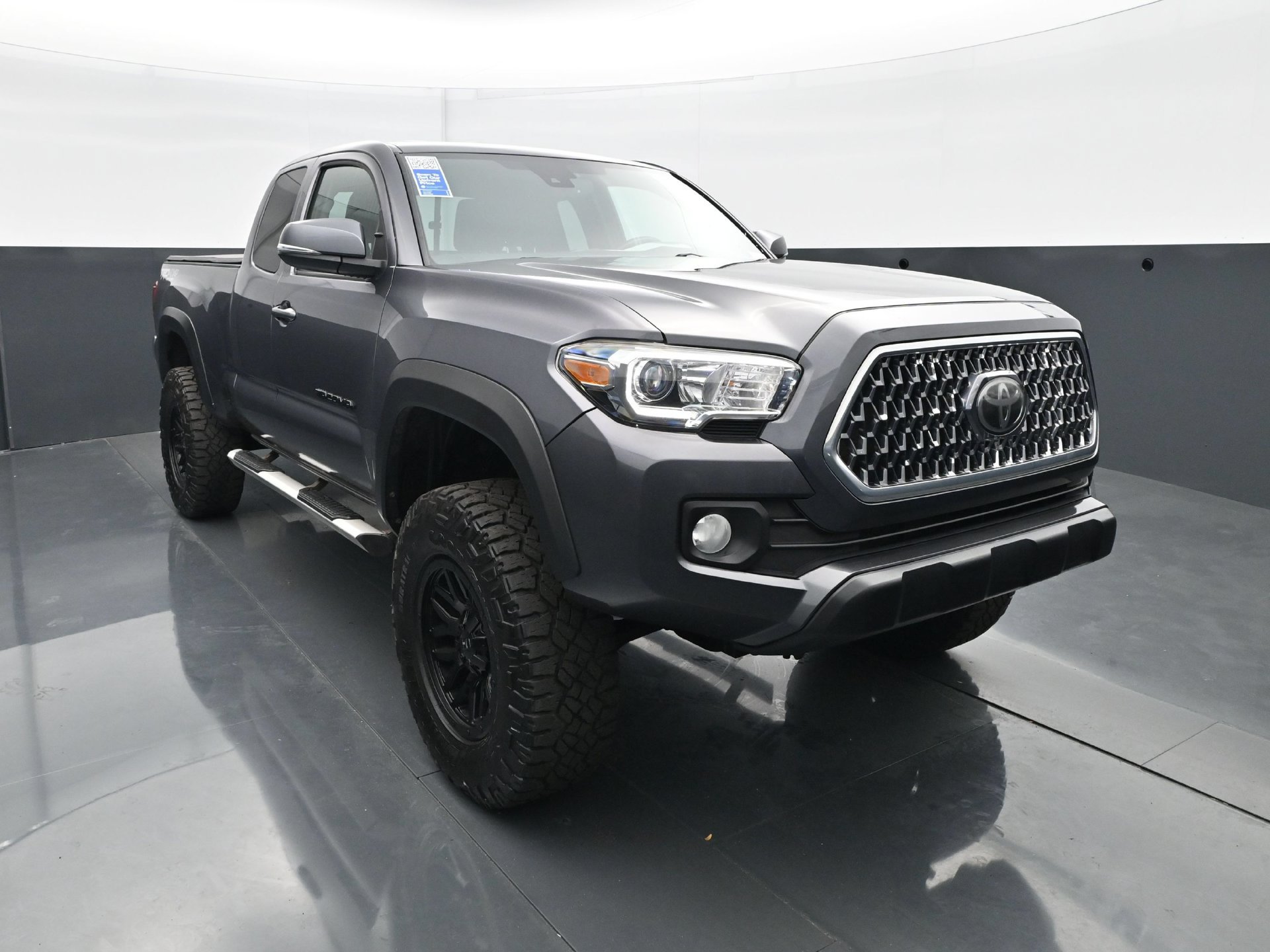 Used 2019 Toyota Tacoma TRD Off-Road AWD/4WD image 11