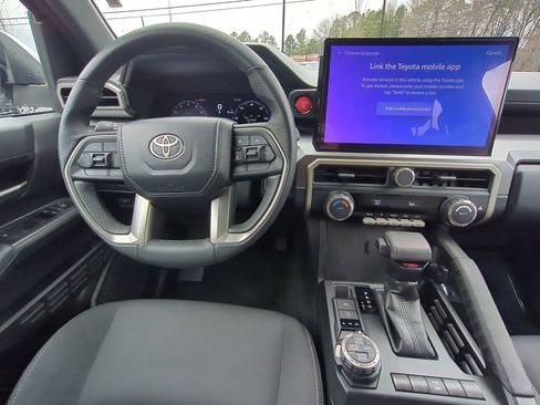 Used 2024 Toyota Tacoma TRD Off-Road image 16