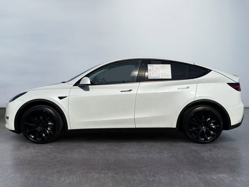 Used 2023 Tesla Model Y AWD image 6