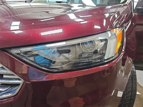 Used 2024 Ford Edge Titanium image 28