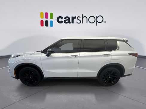 Used 2024 Mitsubishi Outlander SE Black Edition AWD/4WD image 2