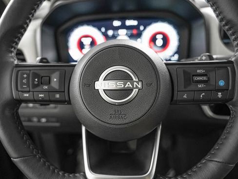 Used 2024 Nissan Rogue SL w/ SL Premium Package FWD image 15
