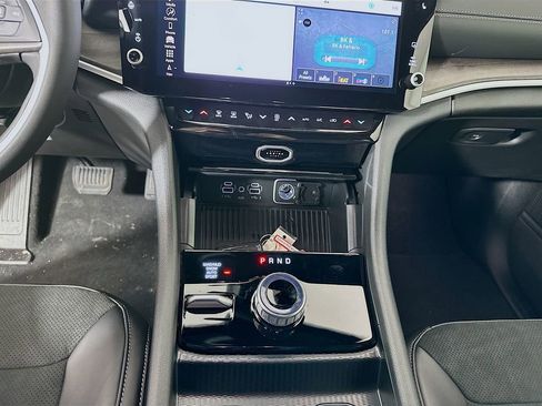 New 2026 Jeep Grand Cherokee L 4WD image 15