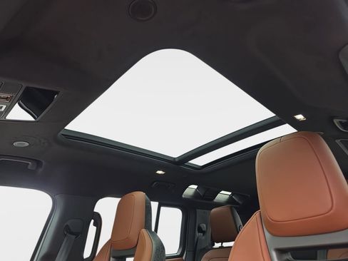 New 2026 Land Rover Defender 110 OCTA AWD/4WD image 30