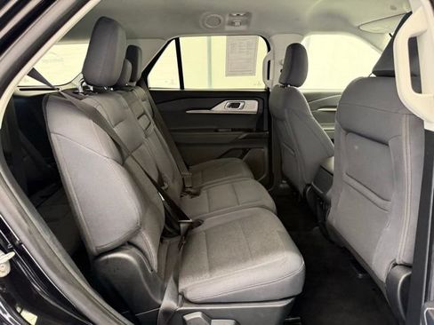 Used 2025 Ford Explorer Active AWD/4WD image 25