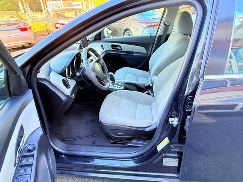 Used 2016 Chevrolet Cruze LT image 15