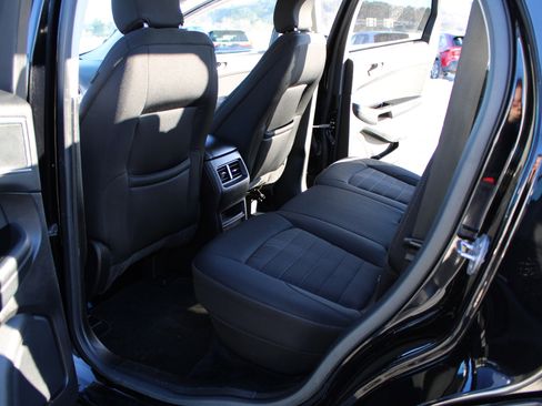 Used 2018 Ford Edge SEL image 13