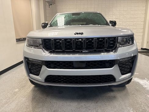 New 2026 Jeep Grand Cherokee Limited AWD/4WD image 10