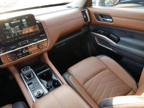 Certified 2024 Nissan Pathfinder Platinum w/ Cargo Package image 11