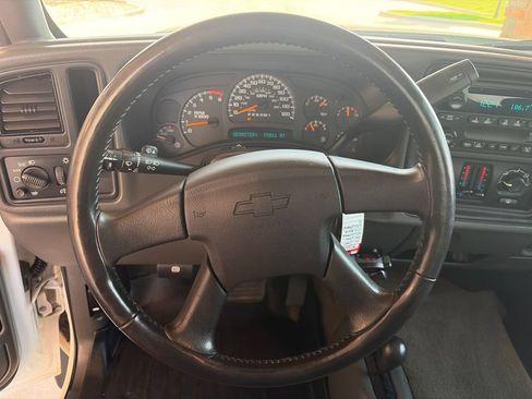 Used 2007 Chevrolet Silverado 2500 LT AWD/4WD image 14