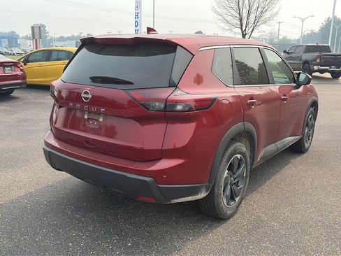 Used 2025 Nissan Rogue SV FWD image 7