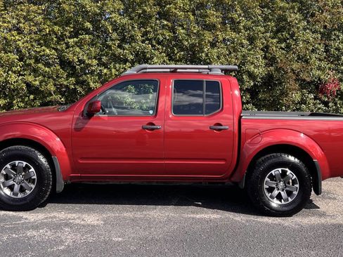 Used 2021 Nissan Frontier PRO-4X w/ Pro-4x Utility Package image 4