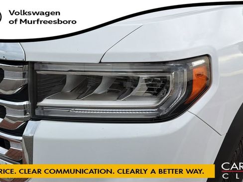 Used 2023 GMC Acadia SLT image 10