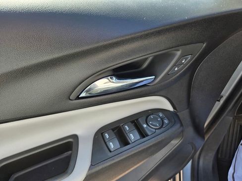 Used 2023 Chevrolet Equinox LS w/ LS Convenience Package AWD/4WD image 33