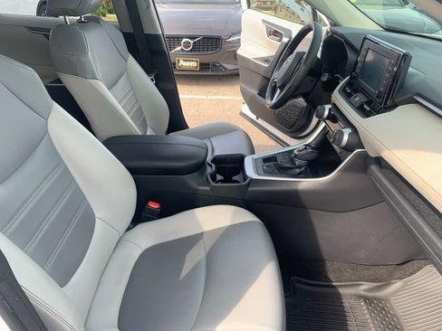Used 2019 Toyota RAV4 XLE Premium w/ Cold Weather Package AWD/4WD image 13