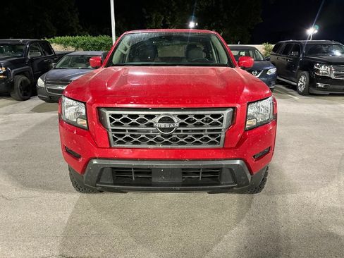 Used 2022 Nissan Frontier SV RWD image 2