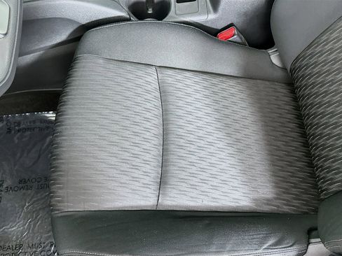 Used 2018 Nissan Rogue S image 19