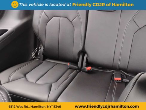 New 2026 Chrysler Pacifica Select image 13