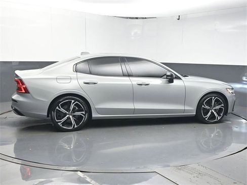 Certified 2024 Volvo S60 B5 Core image 8
