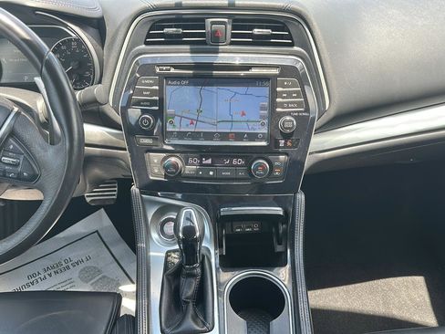 Used 2017 Nissan Maxima SR w/ Midnight Edition FWD image 12