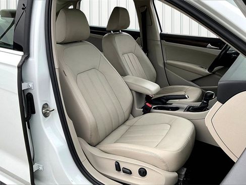 Used 2020 Volkswagen Passat 2.0T SEL image 29