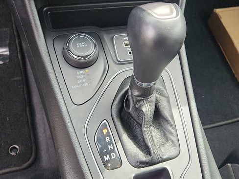 Certified 2022 Jeep Cherokee Latitude Lux image 14