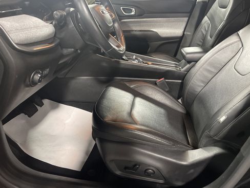 Used 2022 Jeep Compass Latitude image 8