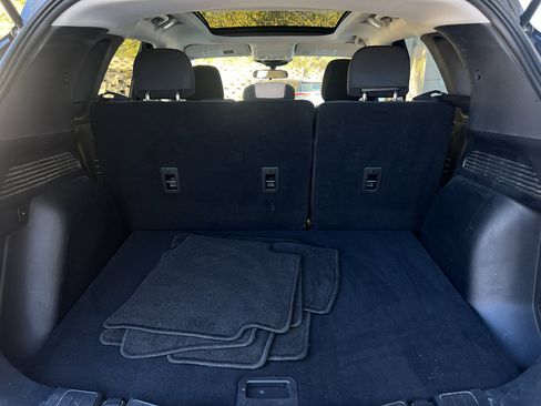 Used 2022 Ford Escape SE w/ SE Sport Appearance Package image 19