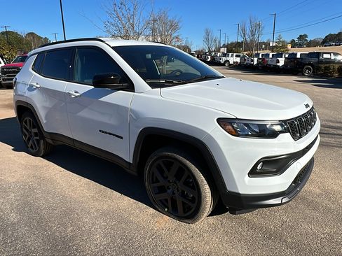 New 2026 Jeep Compass Latitude AWD/4WD image 5