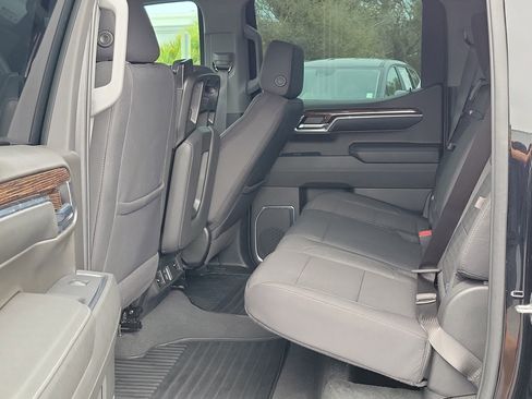 Used 2024 GMC Sierra 1500 Elevation image 16