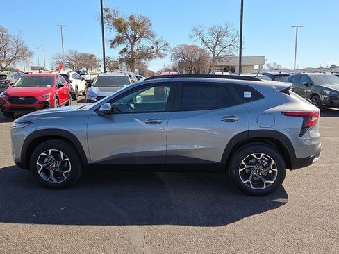 New 2026 Chevrolet Trax LT w/ LT Convenience Package image 2