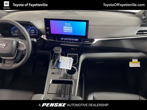New 2026 Toyota Sienna XLE Woodland Edition AWD/4WD image 18