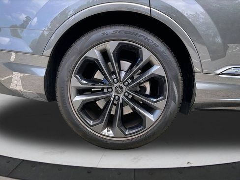 Used 2025 Audi Q7 3.0T Premium Plus AWD/4WD image 39